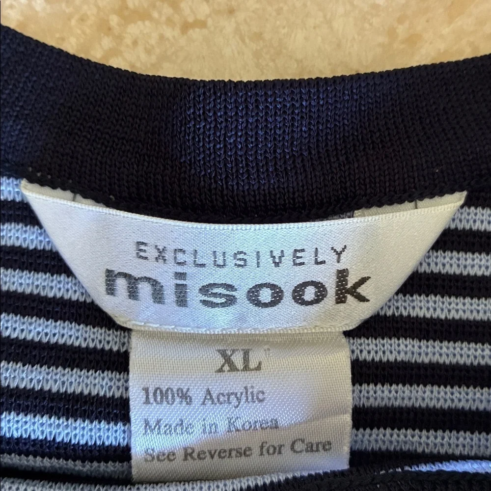 Misook striped knit tank, Women's XL Blue & White, split sides. EUC